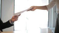 Primer empleo 2025: compañías ofrecen oportunidades para jóvenes sin experiencia