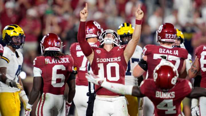 John Mateer injury update: Oklahoma QB returns vs. Texas less than a month after hand surgery