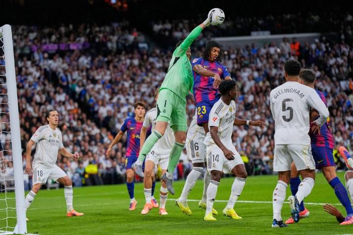Mbappé and Bellingham score in the clasico as Real Madrid wins to end losing run against Barcelona