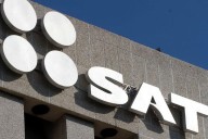 SAT exhibe a 25 empresas por emitir facturas falsas en todo el país