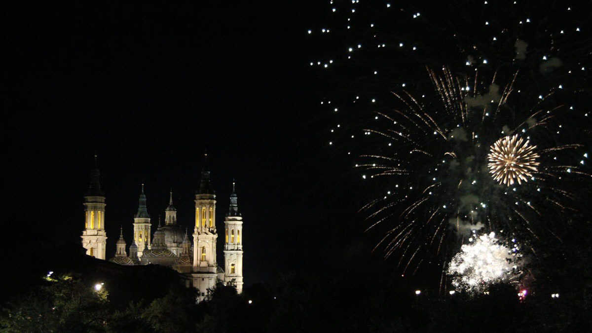 El “Somos” de Tako y los fuegos artificiales protagonizan la despedida de las Fiestas del Pilar 2025