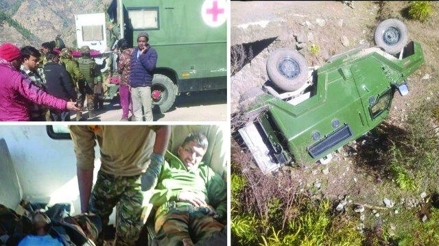 4 Cops injured as vehicle overturns in Poonch
