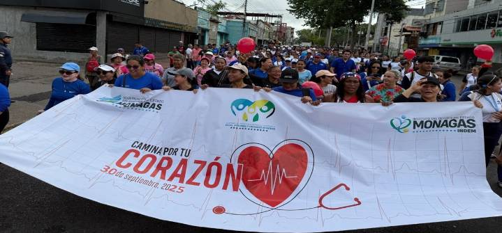 Con caminata y bailoterapia celebran el 33 aniversario del Cardiovascular y Día del Corazón