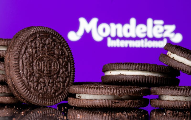 Mondelez International forecasts bigger decline in annual profit