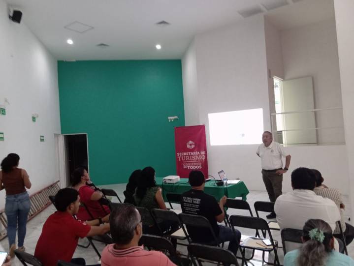 SECRETARÍA DE TURISMO IMPARTIÓ EL CURSO DE CALIDAD Y EXCELENCIA EN LA ATENCIÓN TURÍSTICA