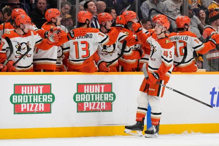 Beckett Sennecke scores again as Ducks top Predators