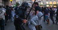 Cargas policiales en Barcelona tras los destrozos a comercios en una marcha propalestina