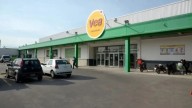 Cencosud trata de comprar Carrefour y confirmó que cerrará varias sucursales de los súper Vea