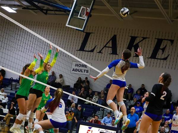Photo Gallery: Anthony against Clay in D. II volleyball final