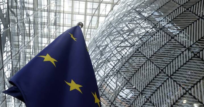 EU news: Automated border checks start in Europe