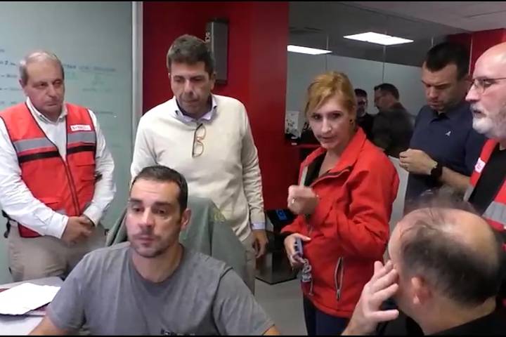Los vídeos del Cecopi de la dana revelan que un alto cargo de la Generalitat pidió tres horas antes del ES