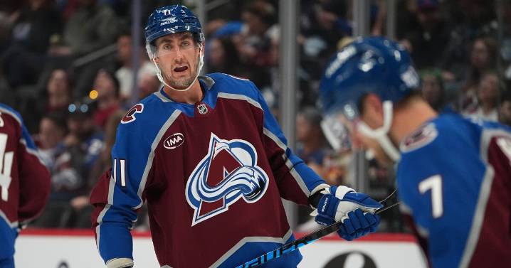 MacKinnon scores go-ahead goal early in 3rd, Avalanche beat Mammoth 2