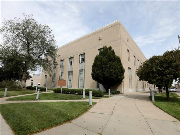 Library hosts evening of literary-themed activities with Art Loop: Literati
