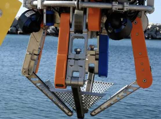 “Europa lanza un robot-araña submarino para limpiar playas y puertos: hasta 250 kg de basura por viaje”