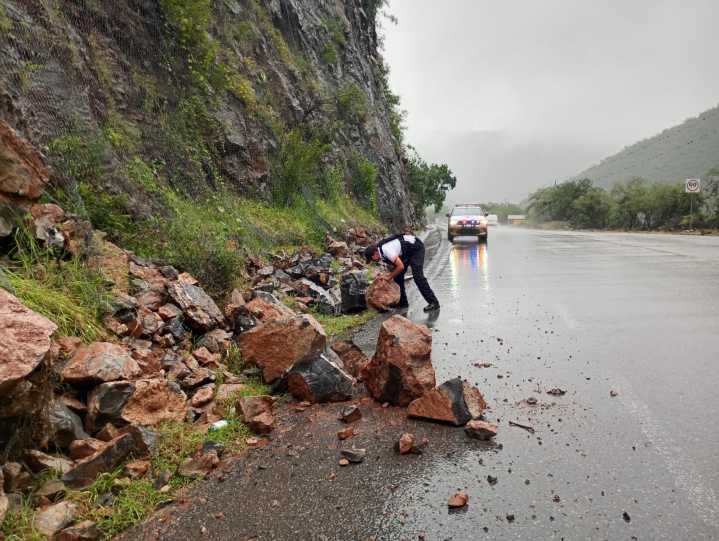 Alertan contra deslaves en carretera Rumbo Nuevo