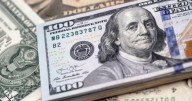 El dólar oficial cerró en $1.515, con una suba de $20
