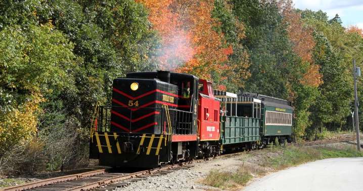 Downeast Scenic Railroad celebrates Fall fun October 18 & 19