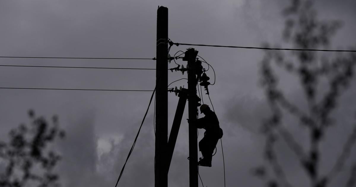 Los ucranianos se preparan para otro invierno con cortes de energía mientras Rusia cambia de táctica