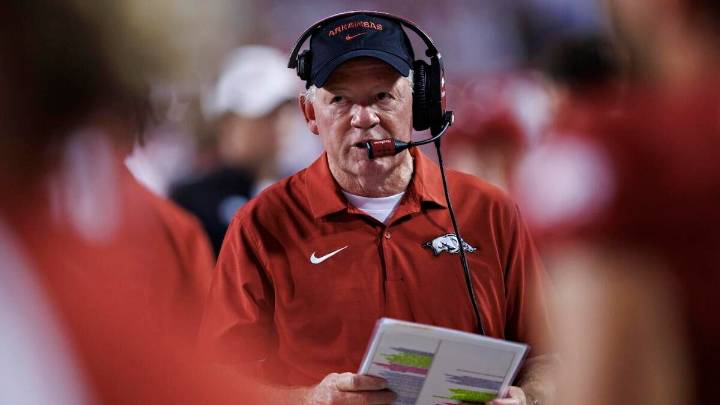 Bobby Petrino's redemption: Arkansas coach's road from infamy to interim