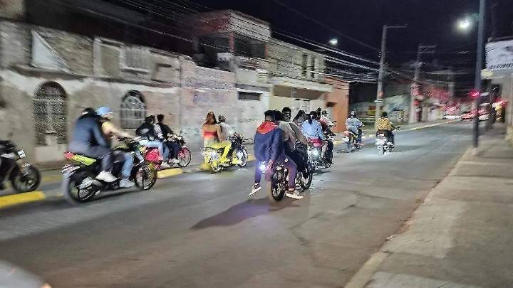 Denuncian caravanas de motociclistas, ahora sobre el bulevar Hidalgo en Salamanca