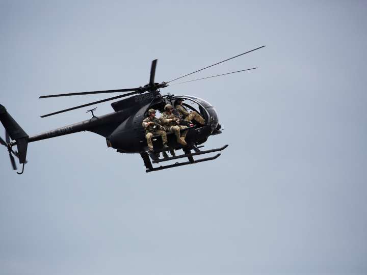 Tensión con el régimen de Nicolás Maduro: Estados Unidos desplegó helicópteros de combate cerca de Venezuela