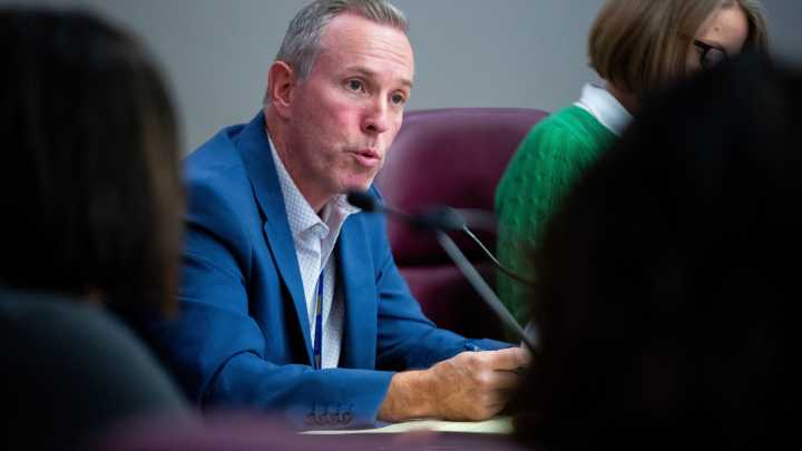 Matt Smith approved as interim DMPS superintendent by school board