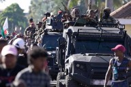 Derrocan a presidente de Madagascar en golpe militar tras semanas de protestas
