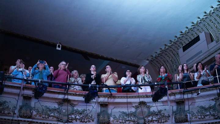 La sociedad valenciana rinde un emotivo y cálido homenaje a los 229 fallecidos en la dana