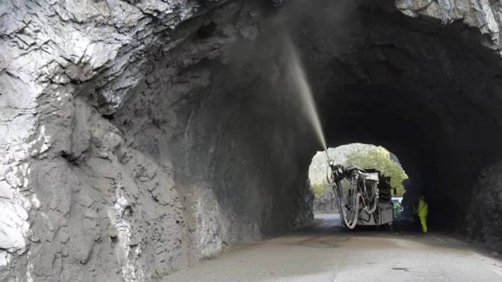 Carreteras realiza obras en los túneles de la A-139 en Benasque para evitar desprendimientos