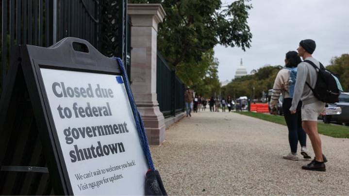 Government shutdown day 22: Impact on 1.4 million workers