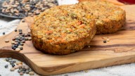 El Parlamento Europeo aprueba prohibir que se llame "carne" a las hamburguesas veganas