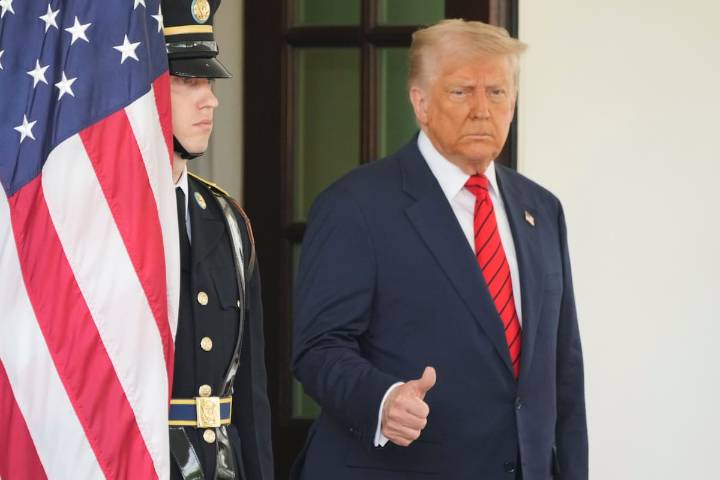 Casa Blanca amenaza con despidos "inminentes" ante la parálisis presupuestaria