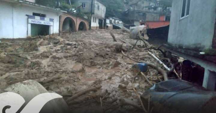 Fuertes lluvias en Hidalgo dejan al menos 16 muertos y severos daños en municipios serranos