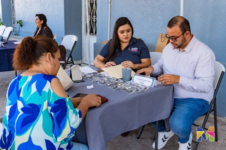 Brindan en Meoqui lentes de descanso gratuitos en DIF Municipal, seccional de Guadalupe Victoria y Cárdenas