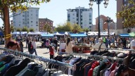 Oviedo disfruta del mercado de La Corredoria: puestos llenos y buenas ventas en su tercera jornada