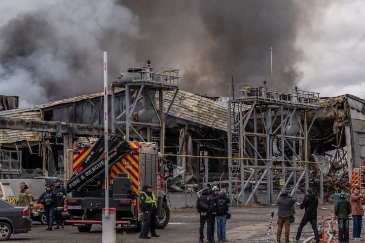 Zelensky pleads for air defence as Russian attacks kill four in Ukraine