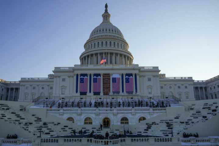 Federal Employee Union Calls on Dems To End Shutdown