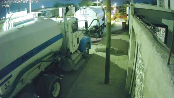 Video: Denuncian molestias por pipas en la colonia 15 de Enero