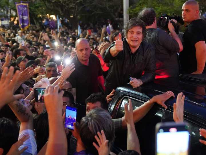 En medio de los cambios de Gabinete, Javier Milei llega a una Rosario blindada para cerrar la campaña del oficialismo