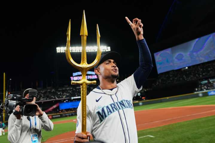 Julio Rodríguez lifts Mariners over Tigers 3-2, Seattle takes Game 2 of ALDS to even series