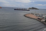 Día gris en Santa Marta: sin sol, oleaje moderado y vientos constantes por el paso de la tormenta Melissa