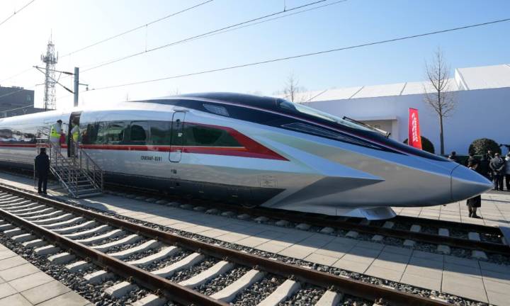 ¡Vértigo! China estrena el tren bala más rápido del mundo