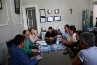 Salomón se reunió con directivos de Oro Verde