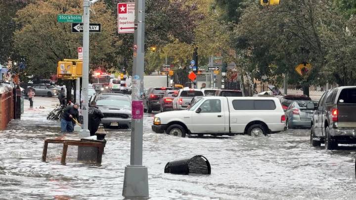 Las imágenes grabadas por los testigos de las inundaciones de Nueva York a causa de las fuertes lluvias