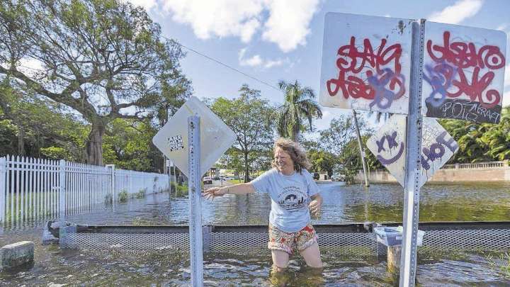 Looking for federal flood insurance in Florida? The shutdown makes it harder