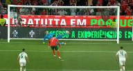 Penal de Cristiano Ronaldo errado por Eliminatorias 2026 en Portugal vs. Irlanda 