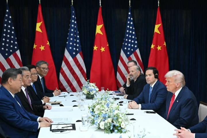 Donald Trump y Xi Jinping se reúnen en privado y evitan preguntas de la prensa sobre Taiwán y compras de soja