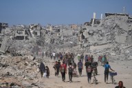 Guerra en Gaza: Lo que sabemos sobre los próximos pasos tras inicio del alto el fuego en el enclave palestino