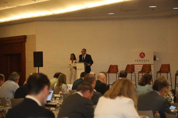 Pérez defiende como imprescindible el sector del alquiler de vehículos para sustentar el turismo