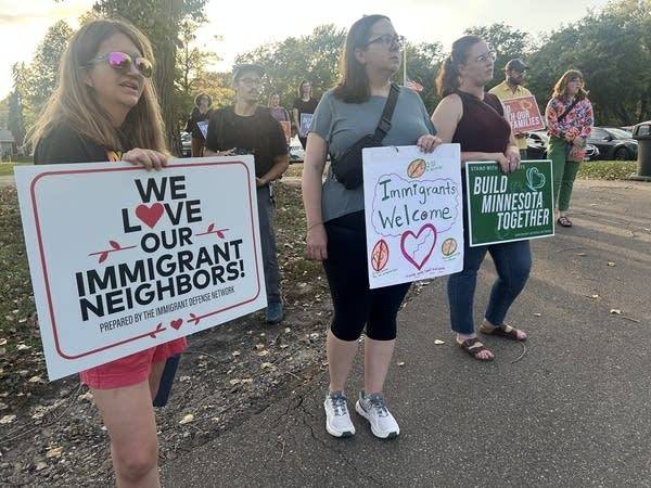 ICE agents arrest roofing crew in St. Paul